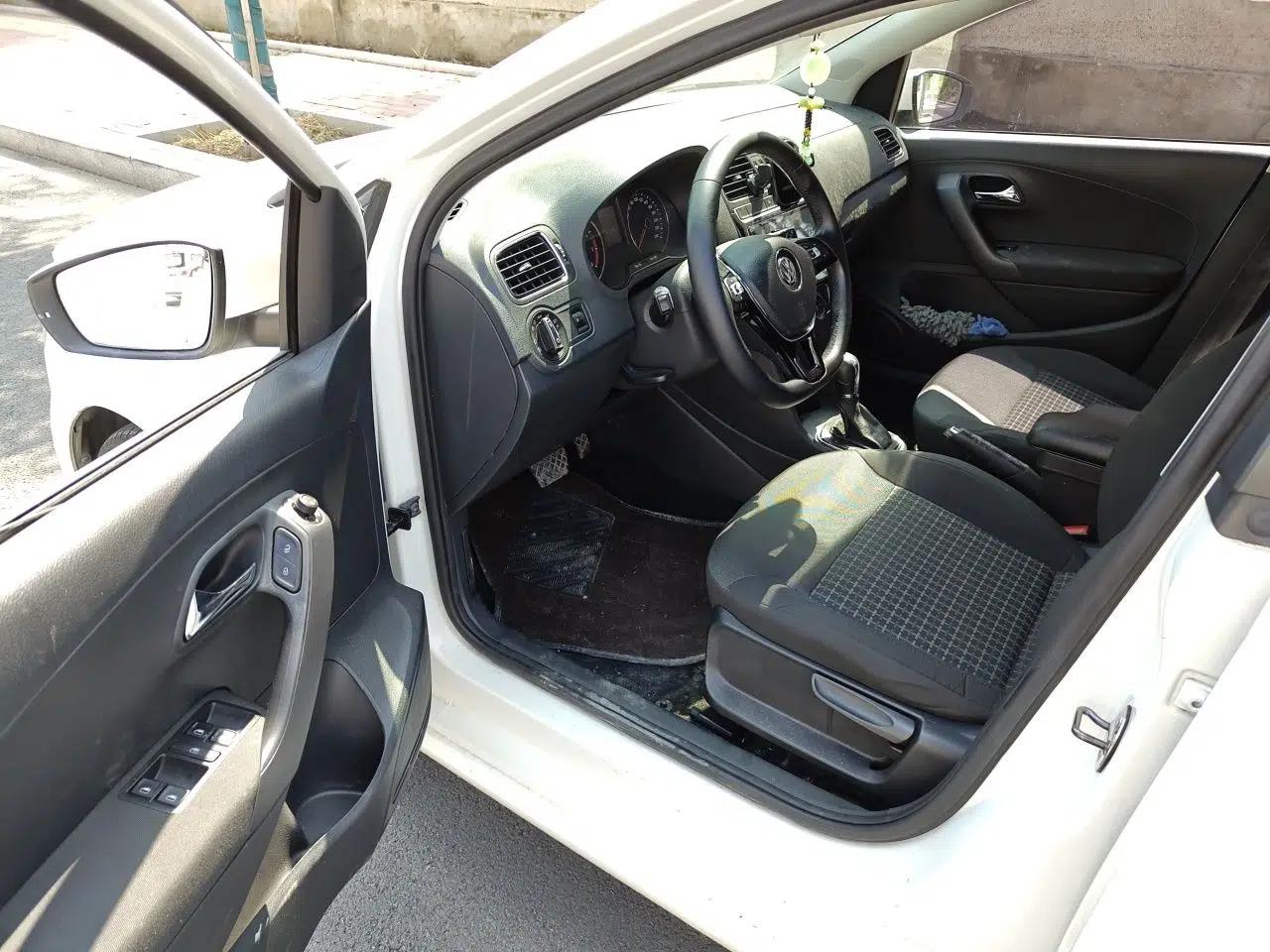 Volkswagen Polo 2016 1.6L Automatic Comfort Model — миниатюра 16