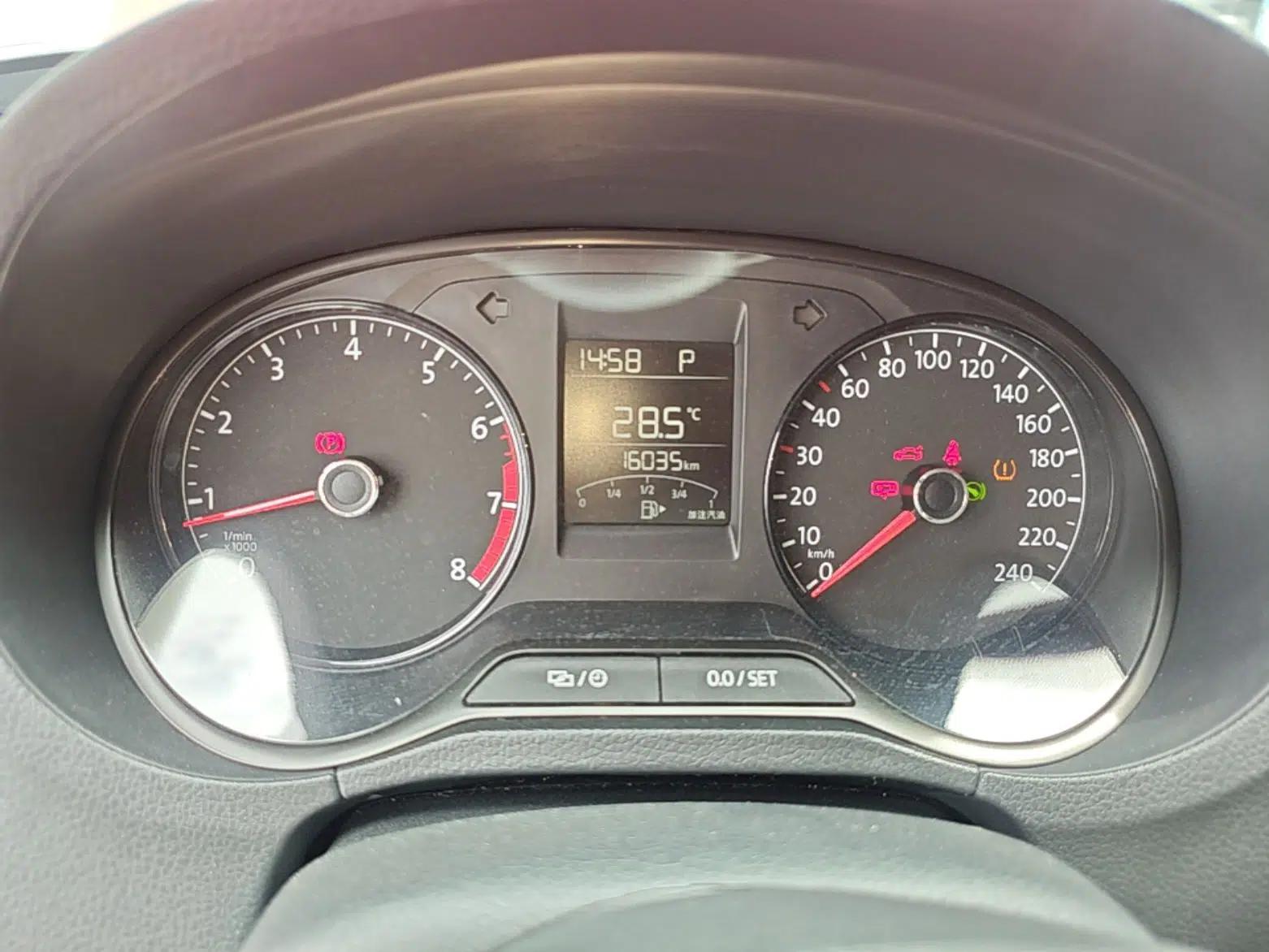 Volkswagen Polo 2018 1.5L Automatic Advanced Driving Model — миниатюра 14