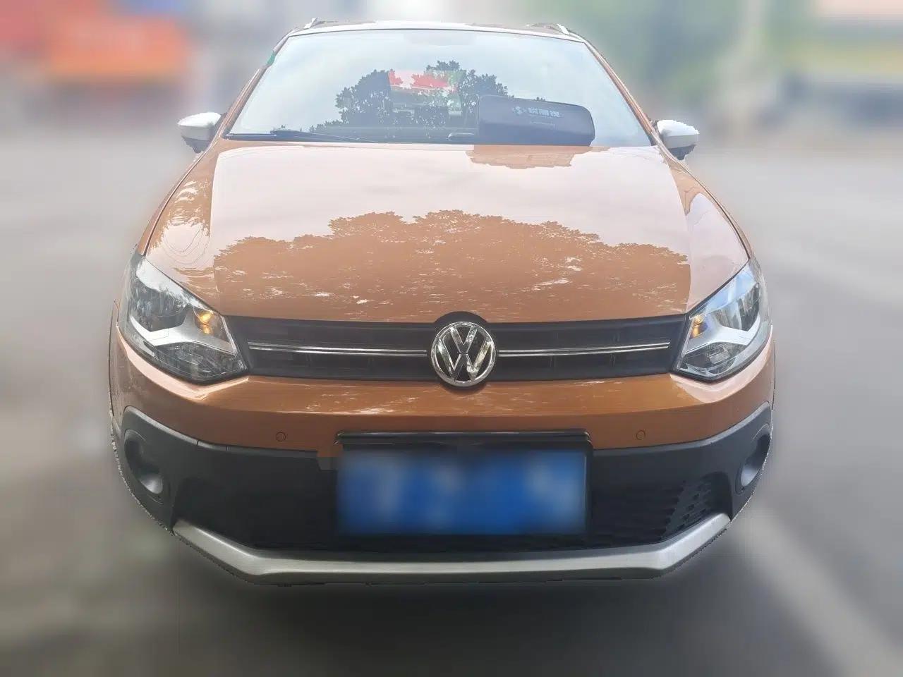 Volkswagen Polo 2014 1.6L Cross Polo Automatic — миниатюра 2