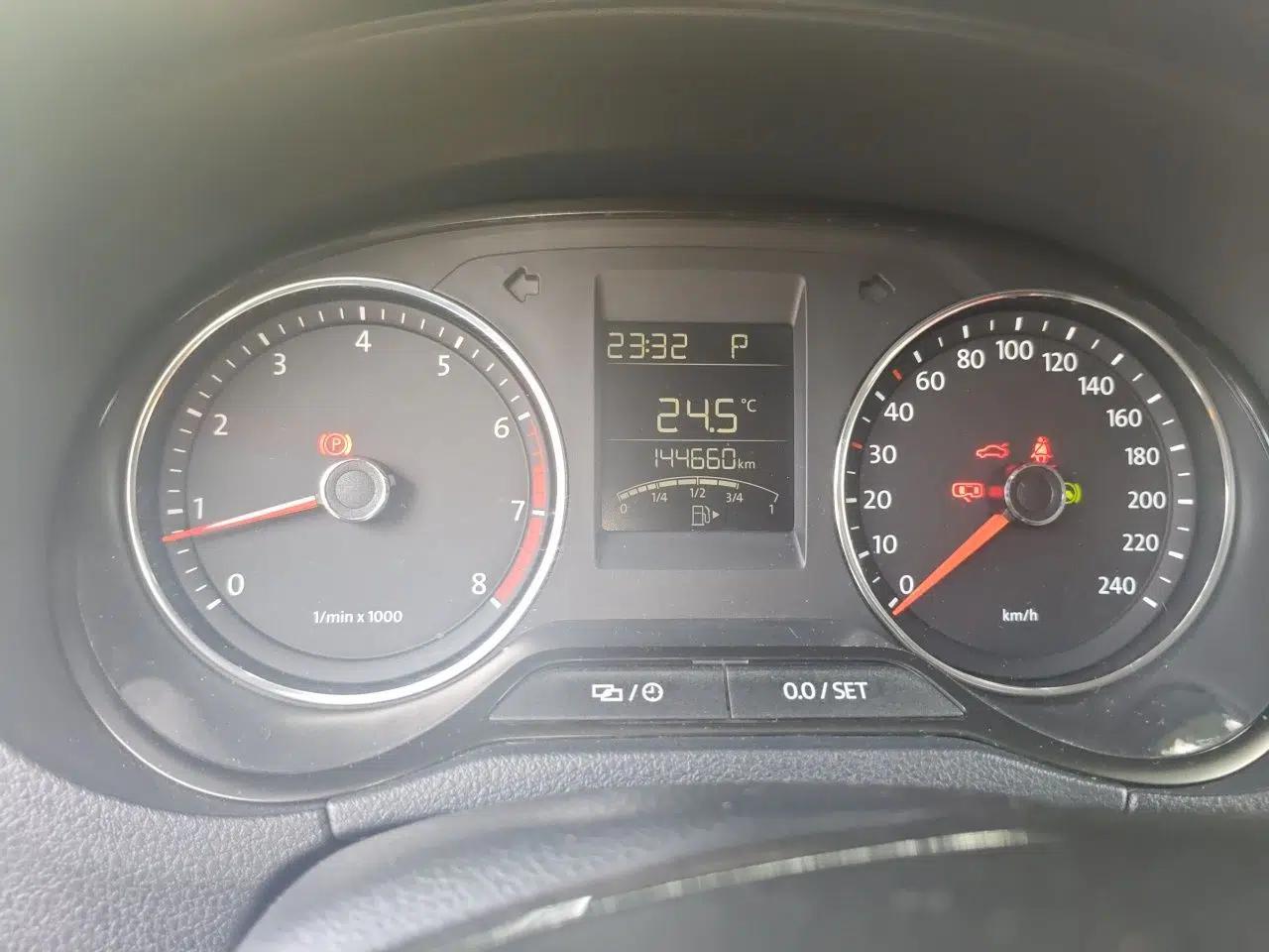 Volkswagen Polo 2014 1.6L Cross Polo Automatic — миниатюра 12