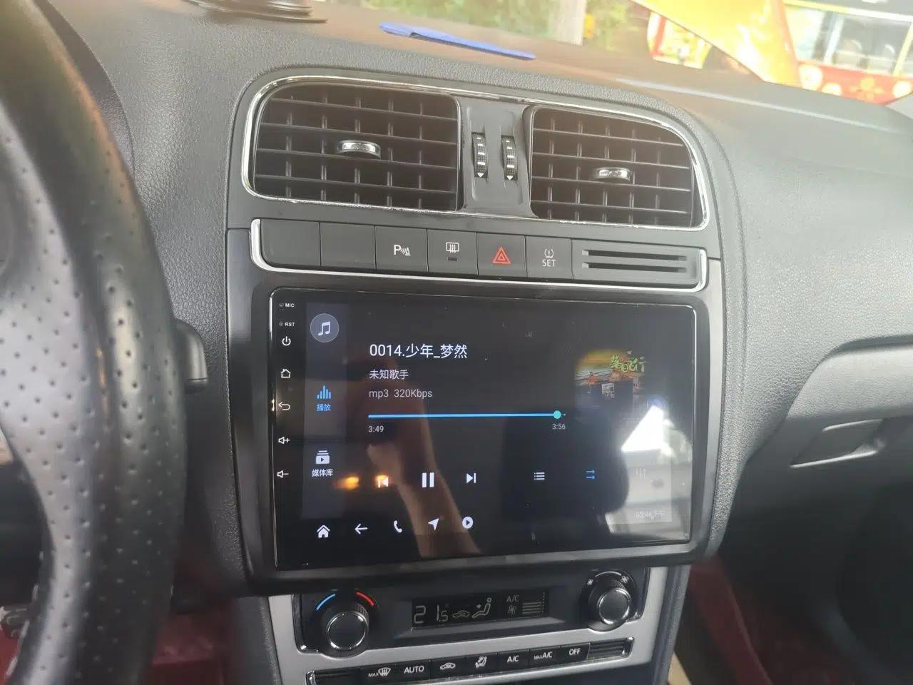 Volkswagen Polo 2014 1.6L Cross Polo Automatic — миниатюра 13