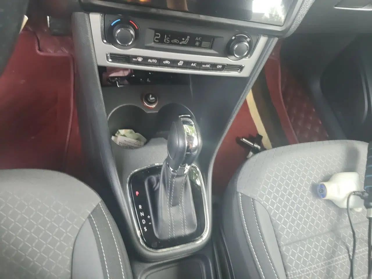 Volkswagen Polo 2014 1.6L Cross Polo Automatic — миниатюра 14