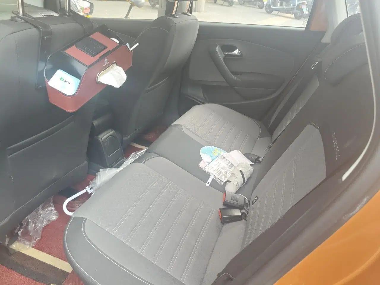 Volkswagen Polo 2014 1.6L Cross Polo Automatic — миниатюра 17