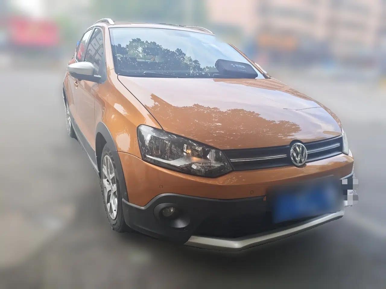 Volkswagen Polo 2014 1.6L Cross Polo Automatic — миниатюра 3