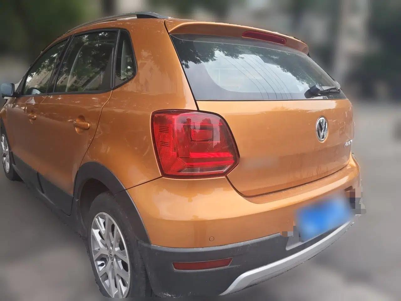 Volkswagen Polo 2014 1.6L Cross Polo Automatic — миниатюра 4