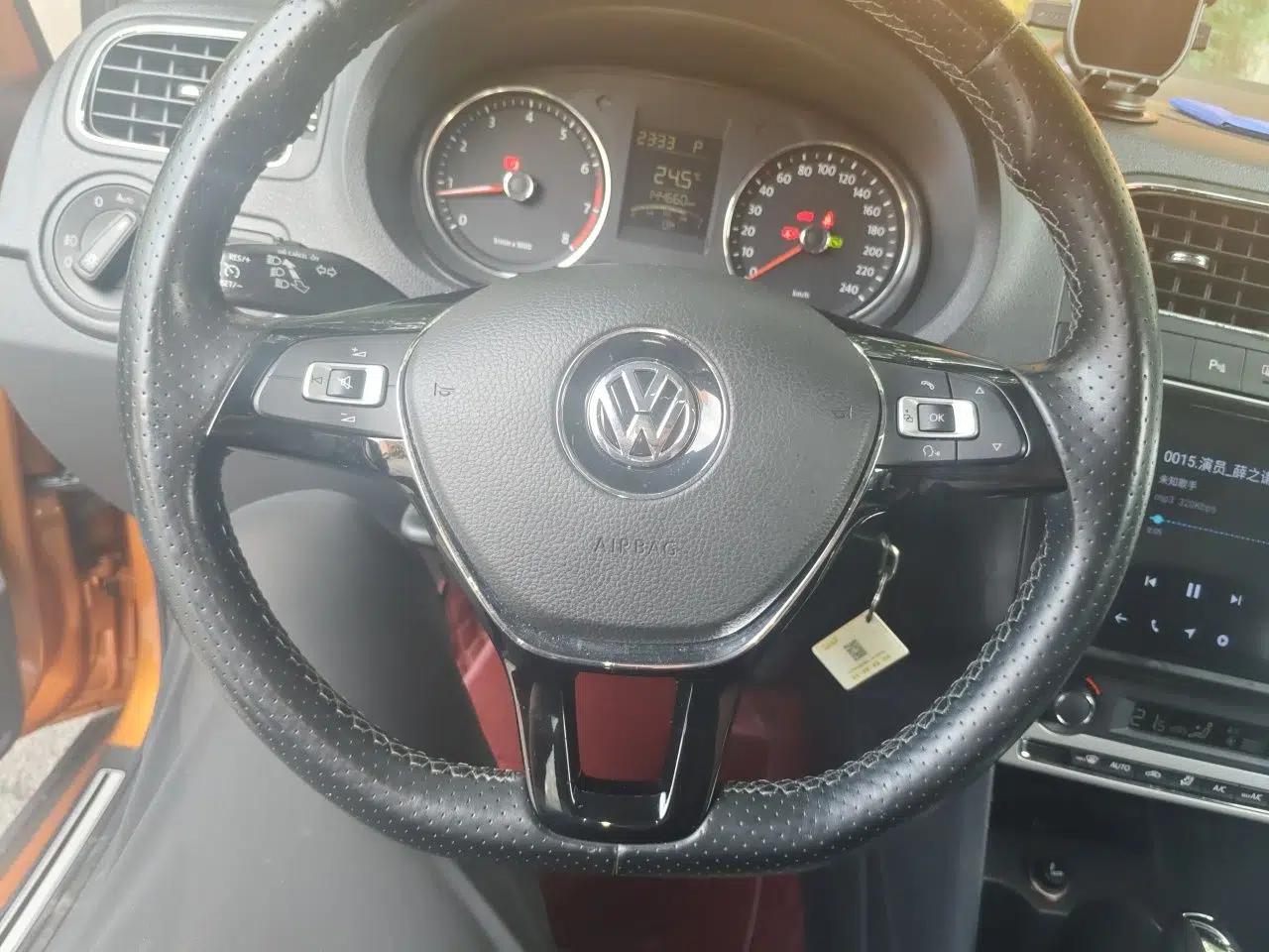 Volkswagen Polo 2014 1.6L Cross Polo Automatic — миниатюра 10