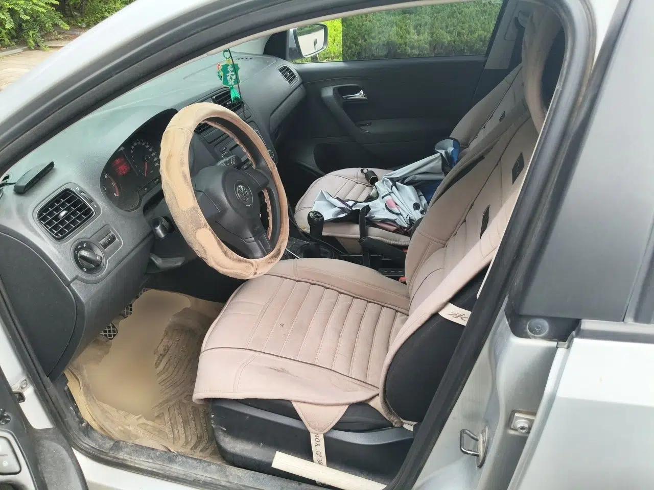 Volkswagen Polo 2011 1.4L Manual ZhiLe Edition — миниатюра 15