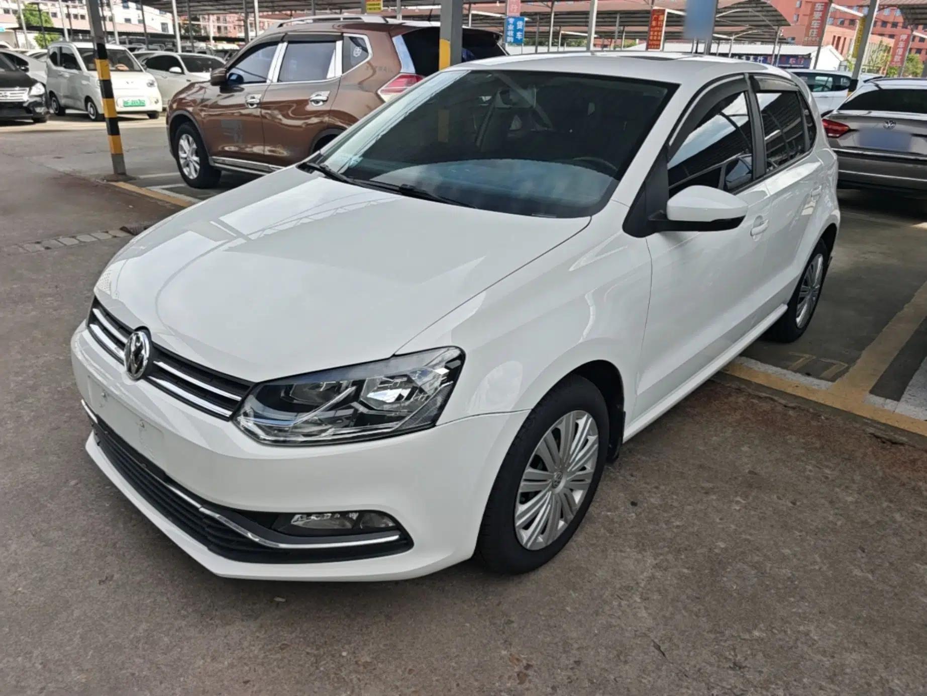 Volkswagen Polo 2016 1.6L Automatic Comfort Model — миниатюра 1