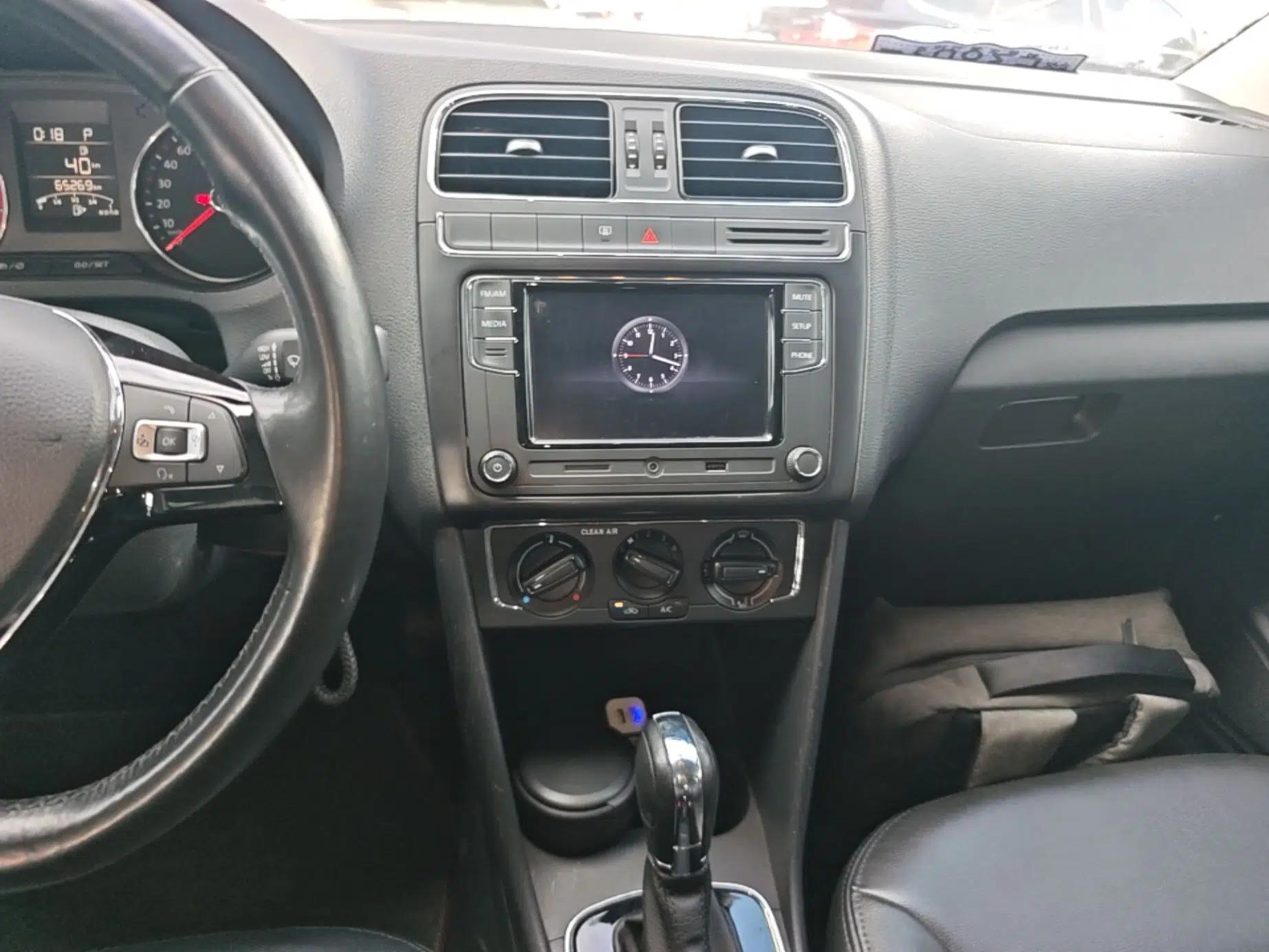 Volkswagen Polo 2016 1.6L Automatic Comfort Model — миниатюра 15