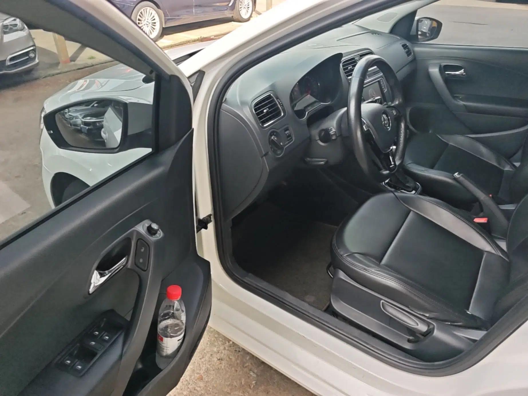 Volkswagen Polo 2016 1.6L Automatic Comfort Model — миниатюра 18