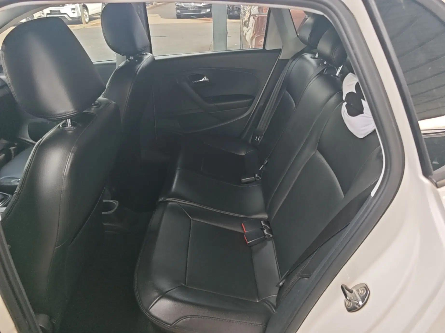 Volkswagen Polo 2016 1.6L Automatic Comfort Model — миниатюра 20