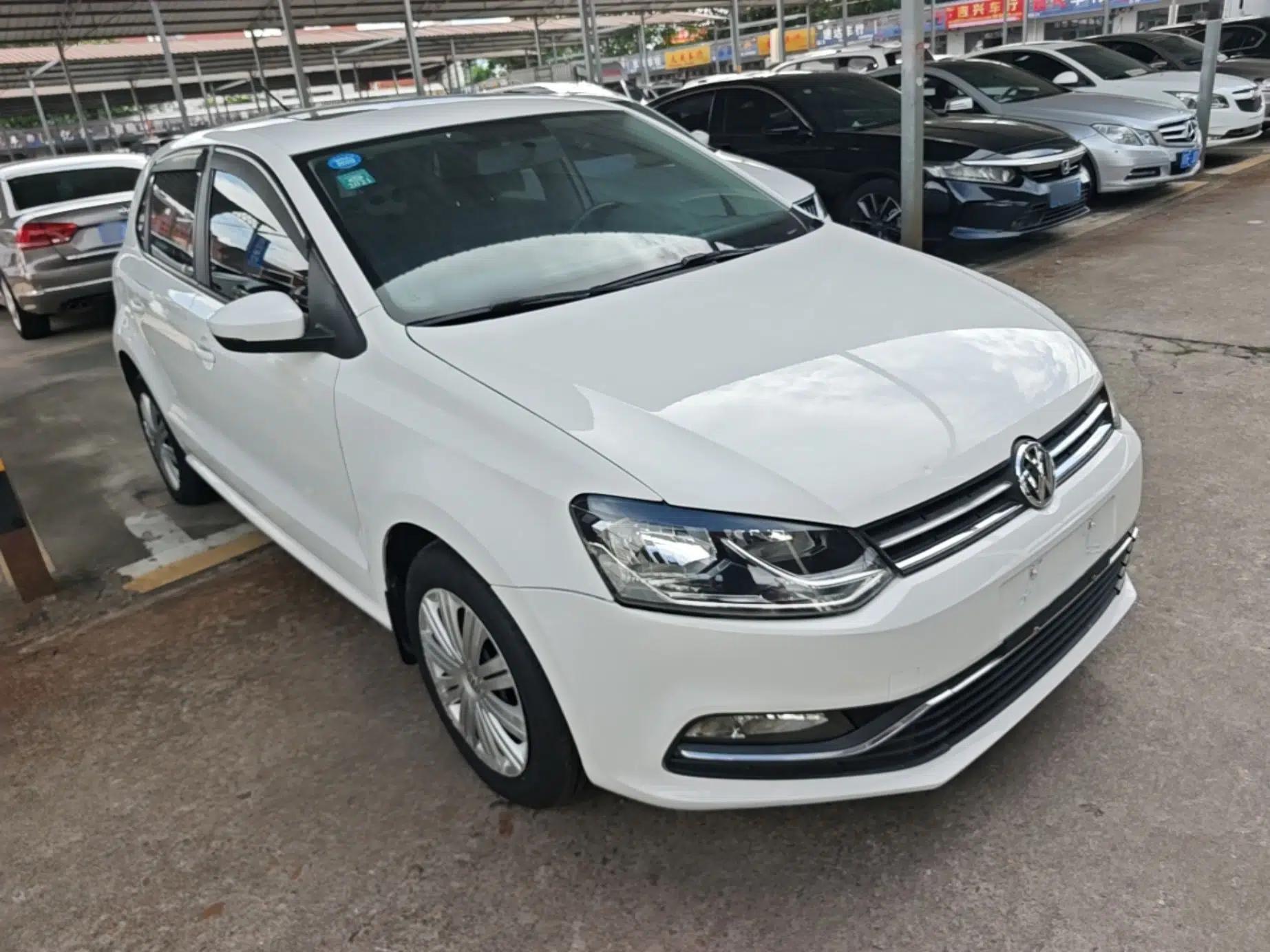 Volkswagen Polo 2016 1.6L Automatic Comfort Model — миниатюра 3