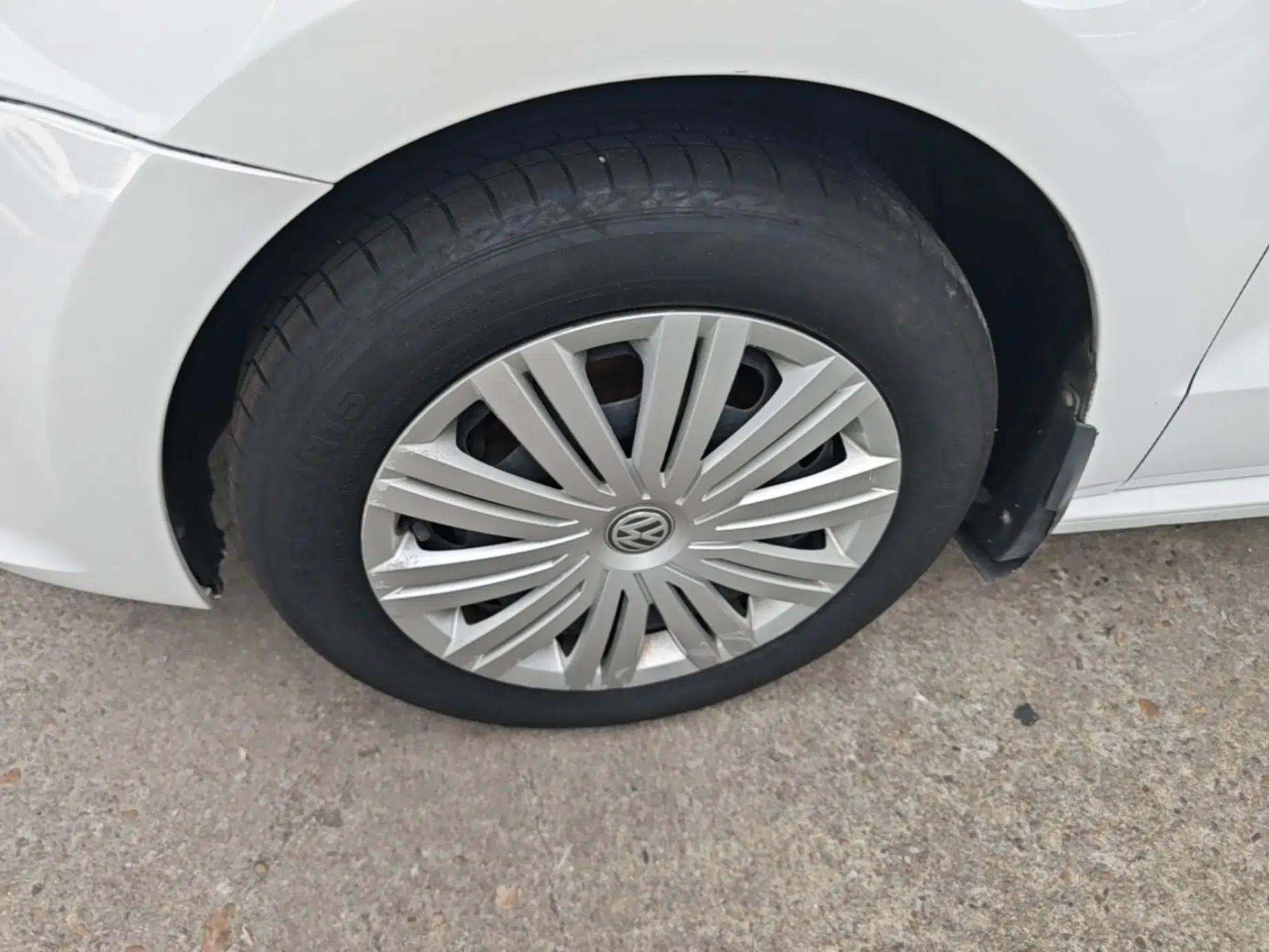 Volkswagen Polo 2016 1.6L Automatic Comfort Model — миниатюра 10