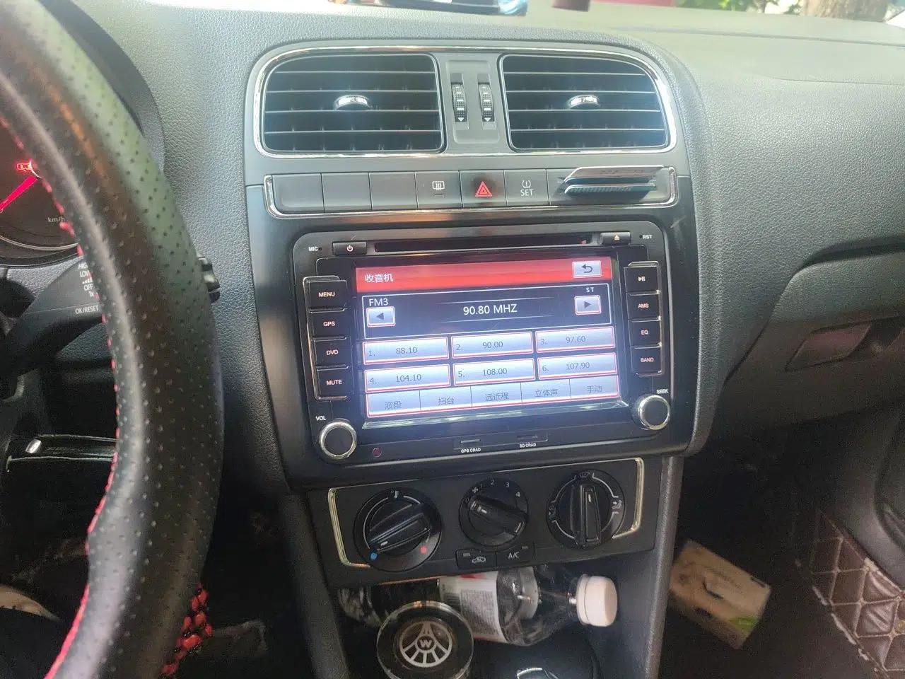 Volkswagen Polo 2014 1.6L Automatic Comfort Edition — миниатюра 13