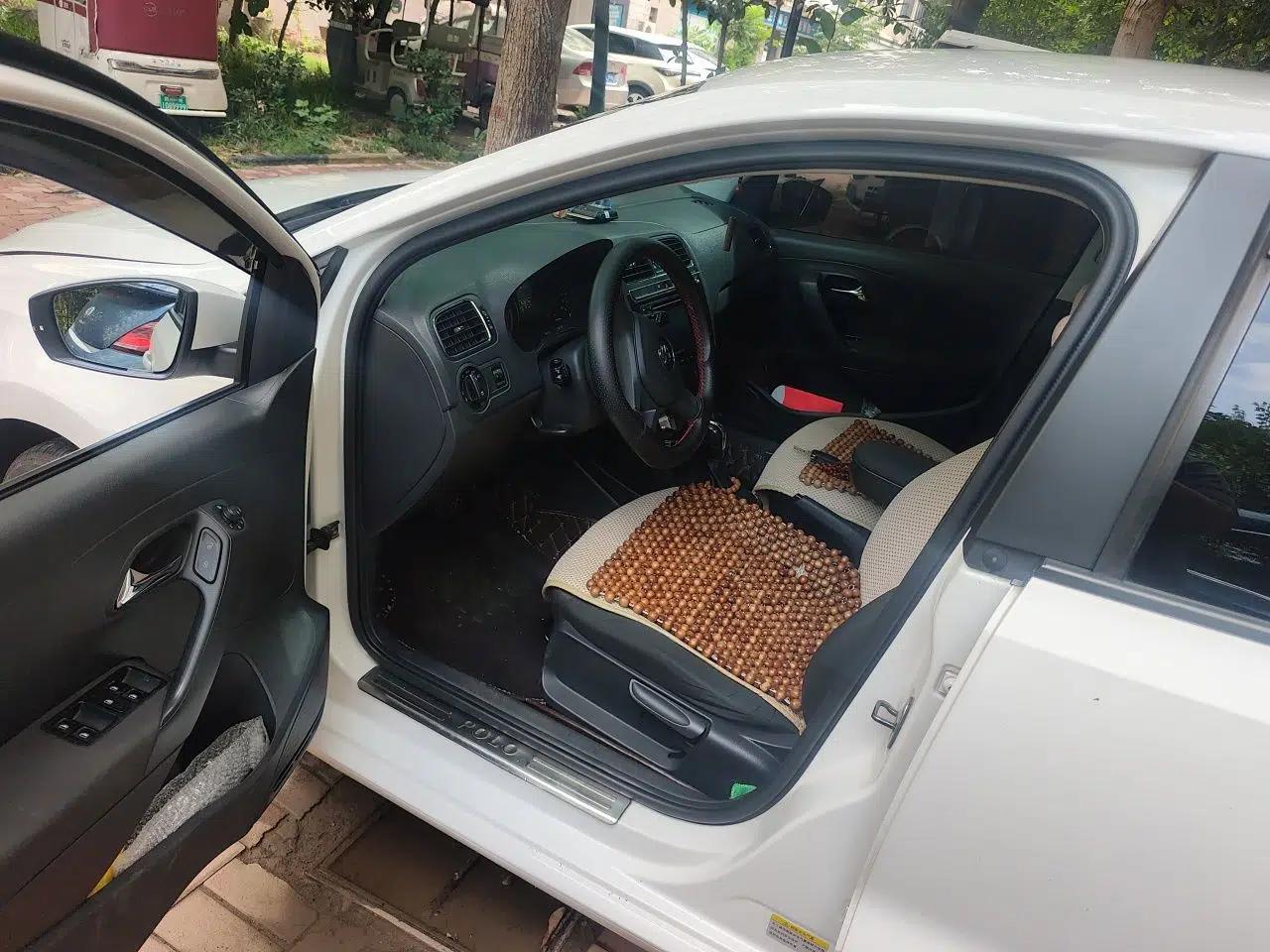 Volkswagen Polo 2014 1.6L Automatic Comfort Edition — миниатюра 16