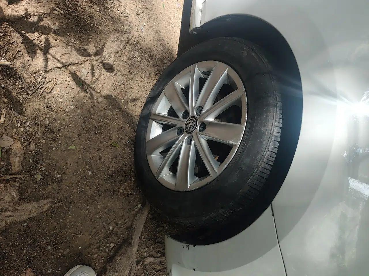 Volkswagen Polo 2014 1.6L Automatic Comfort Edition — миниатюра 8