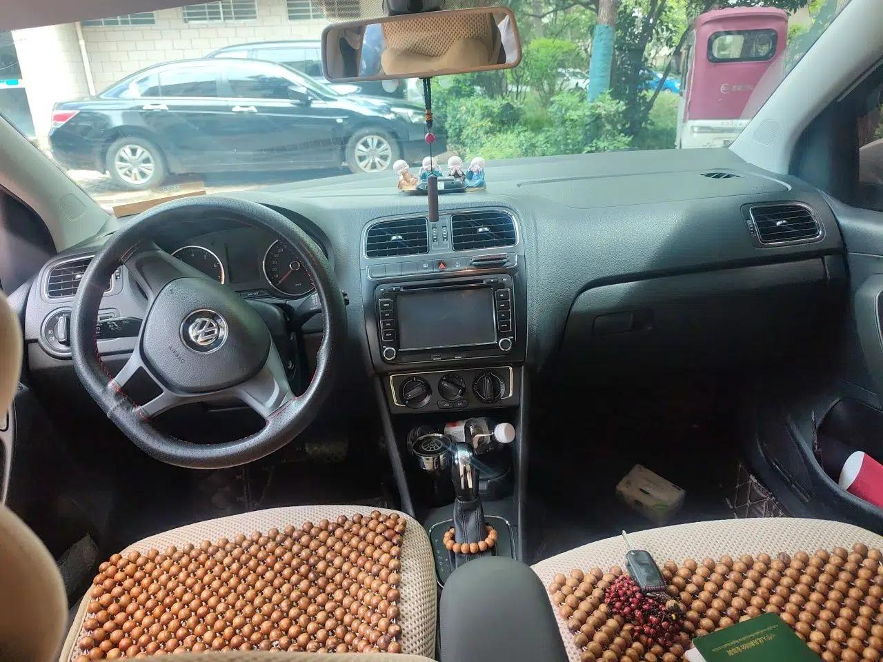Volkswagen Polo 2014 1.6L Automatic Comfort Edition — миниатюра 9