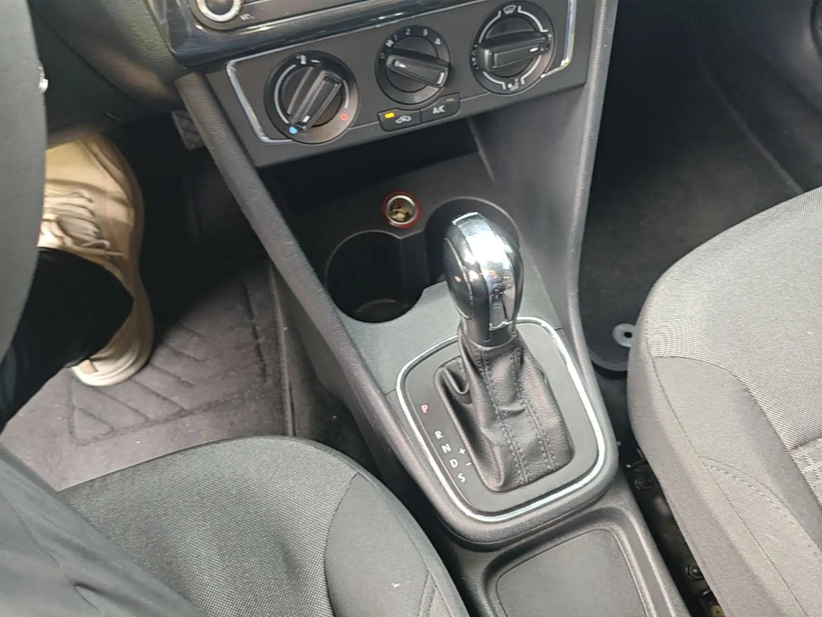 Volkswagen Polo 2014 1.6L Automatic Comfort Edition — миниатюра 21