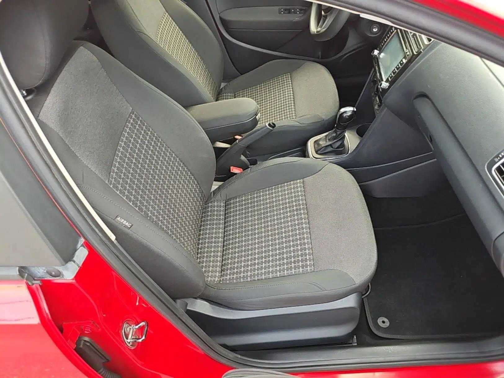 Volkswagen Polo 2014 1.6L Automatic Comfort Edition — миниатюра 24