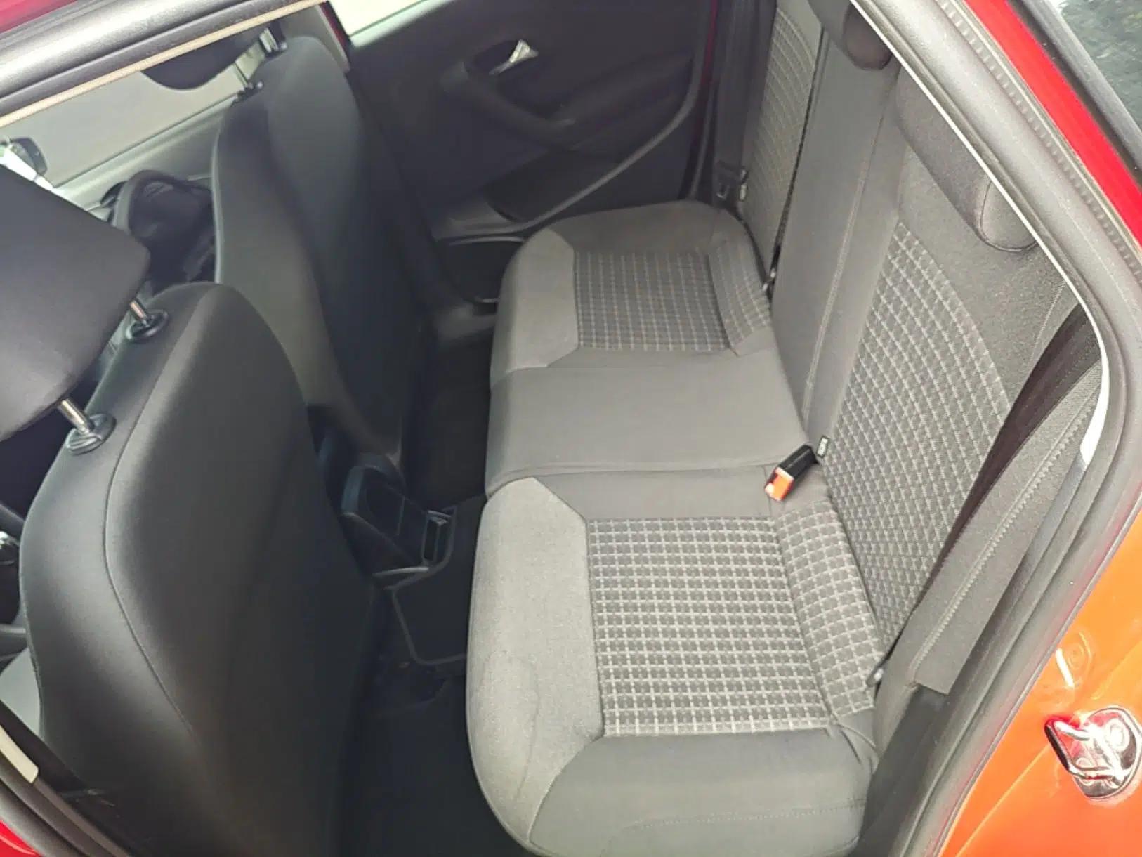 Volkswagen Polo 2014 1.6L Automatic Comfort Edition — миниатюра 25