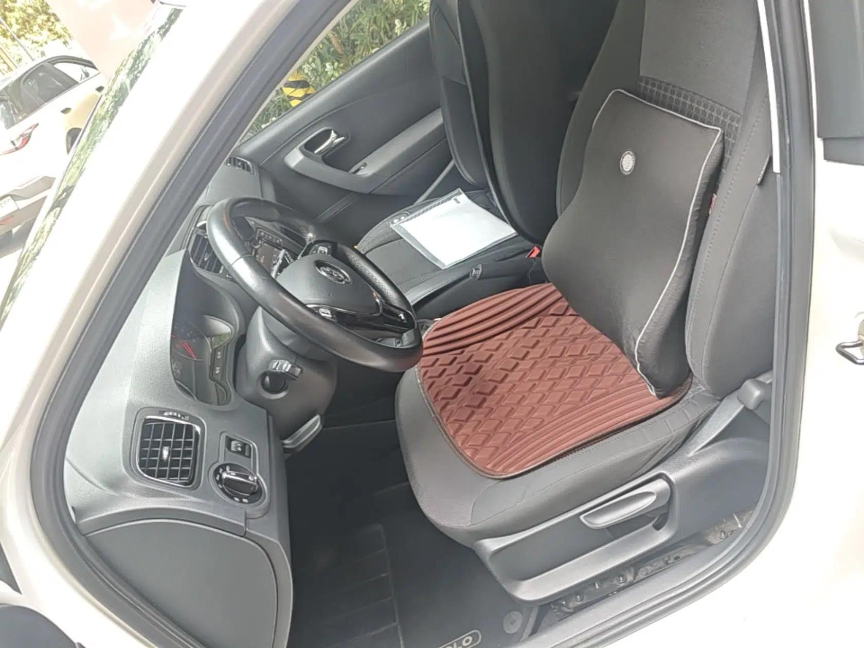 Volkswagen Polo 2016 1.6L Automatic Comfort Model — миниатюра 12