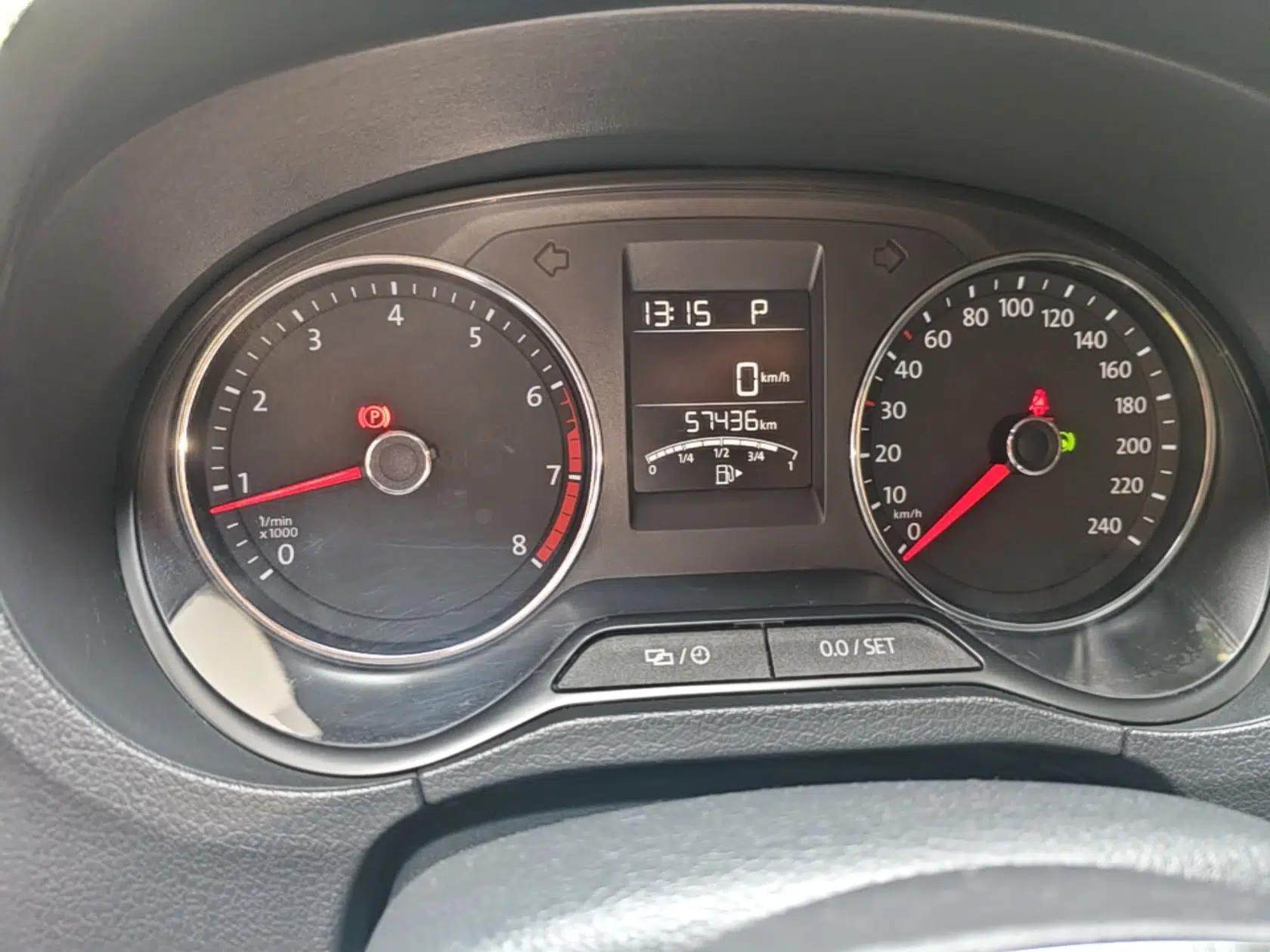 Volkswagen Polo 2016 1.6L Automatic Comfort Model — миниатюра 9