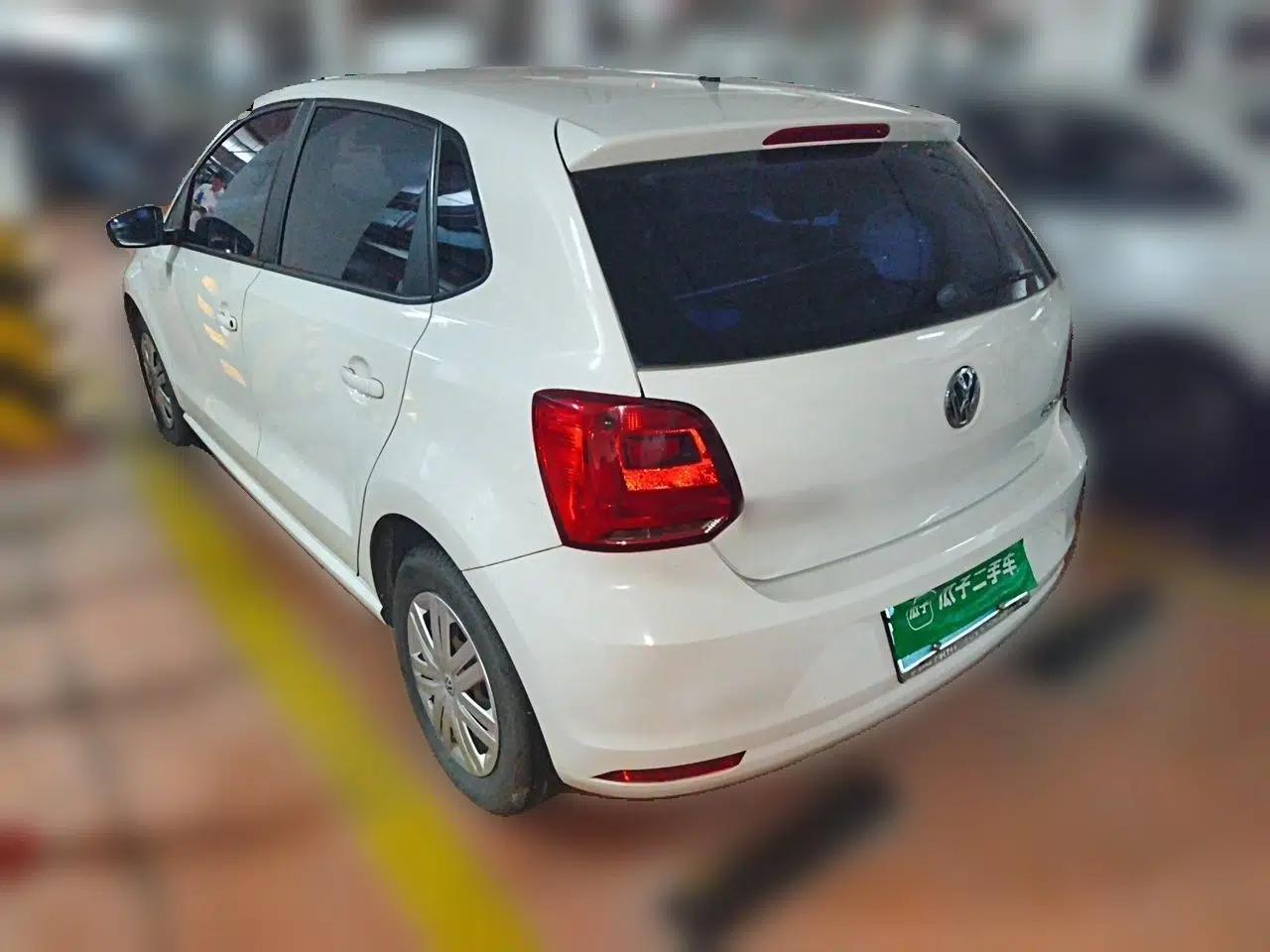 Volkswagen Polo 2016 1.4L Automatic Trendy Model — миниатюра 4