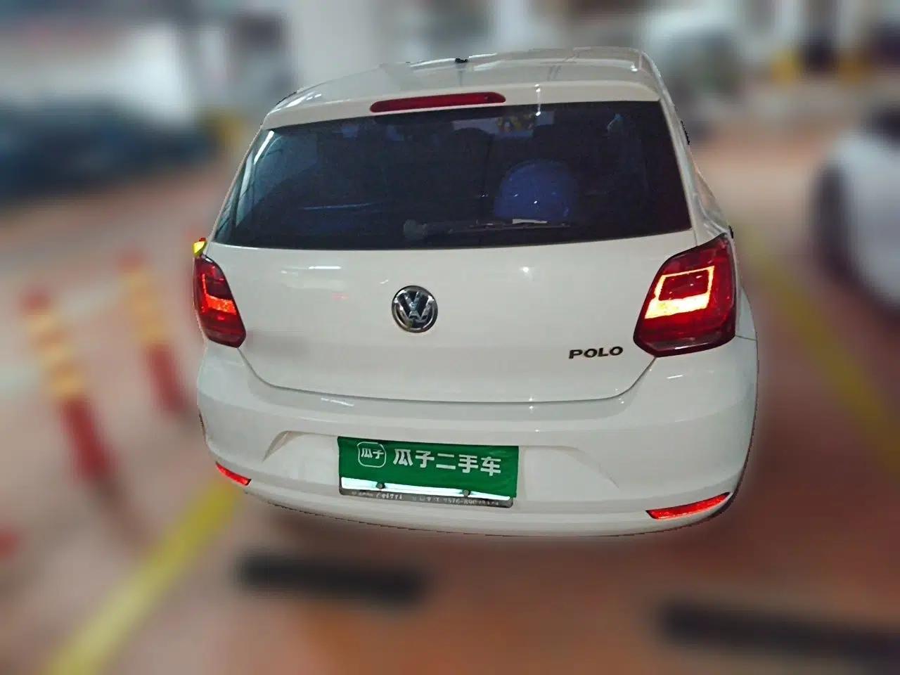 Volkswagen Polo 2016 1.4L Automatic Trendy Model — миниатюра 5
