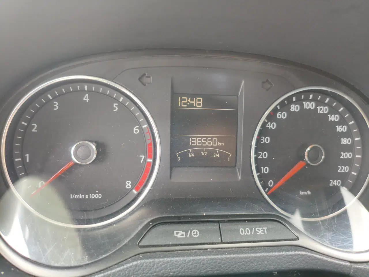 Volkswagen Polo 2014 1.6L Automatic Luxury Edition — миниатюра 12