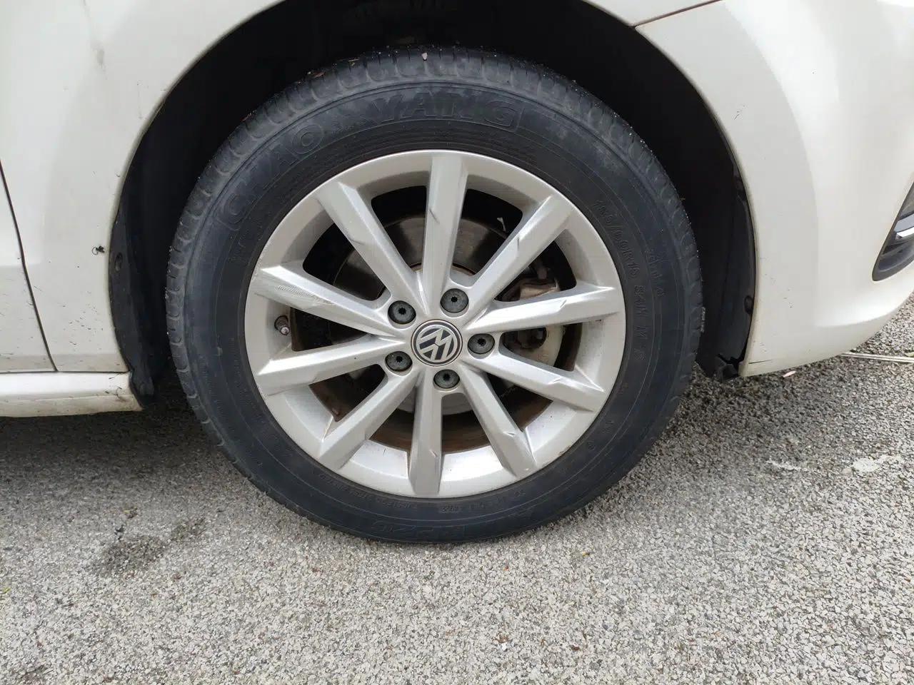Volkswagen Polo 2014 1.6L Automatic Luxury Edition — миниатюра 8