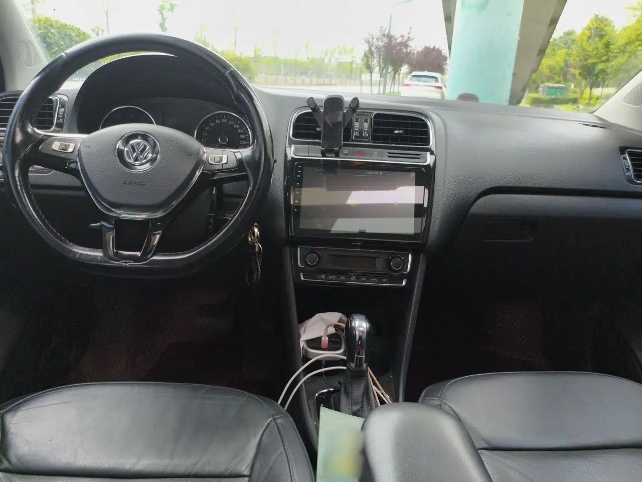 Volkswagen Polo 2014 1.6L Automatic Luxury Edition — миниатюра 9