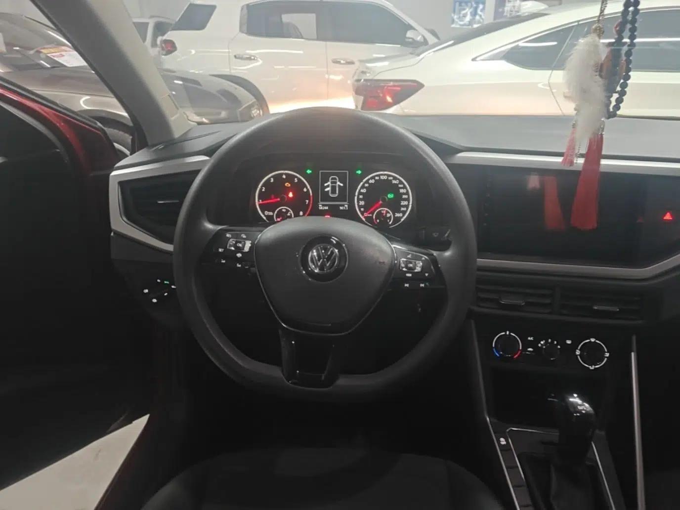 Volkswagen Polo 2019 Plus 1.5L Automatic Panoramic Enjoyment Edition — миниатюра 18