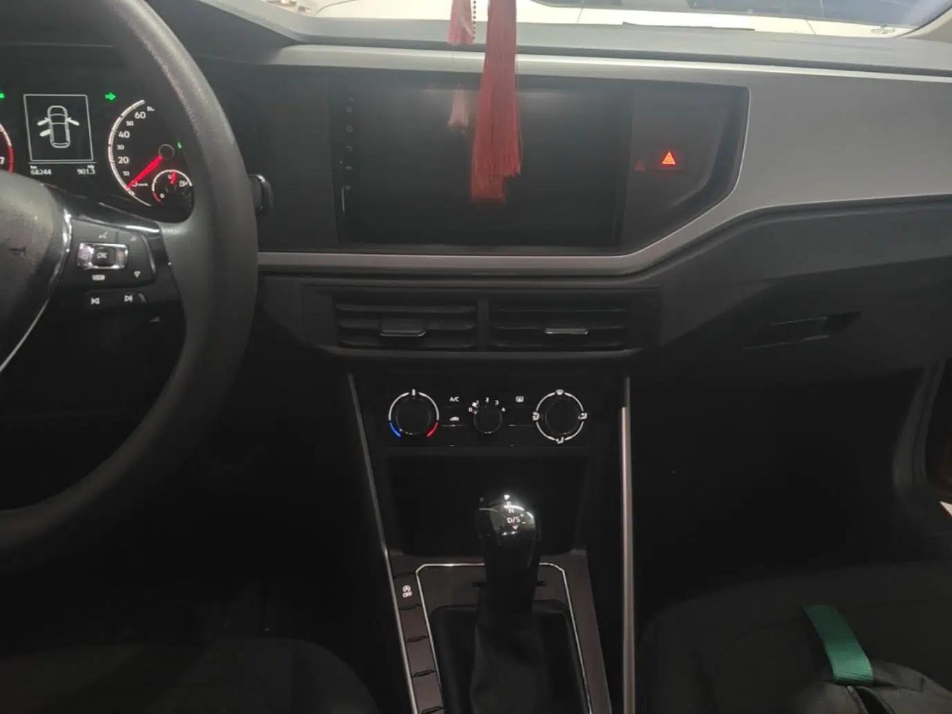 Volkswagen Polo 2019 Plus 1.5L Automatic Panoramic Enjoyment Edition — миниатюра 20