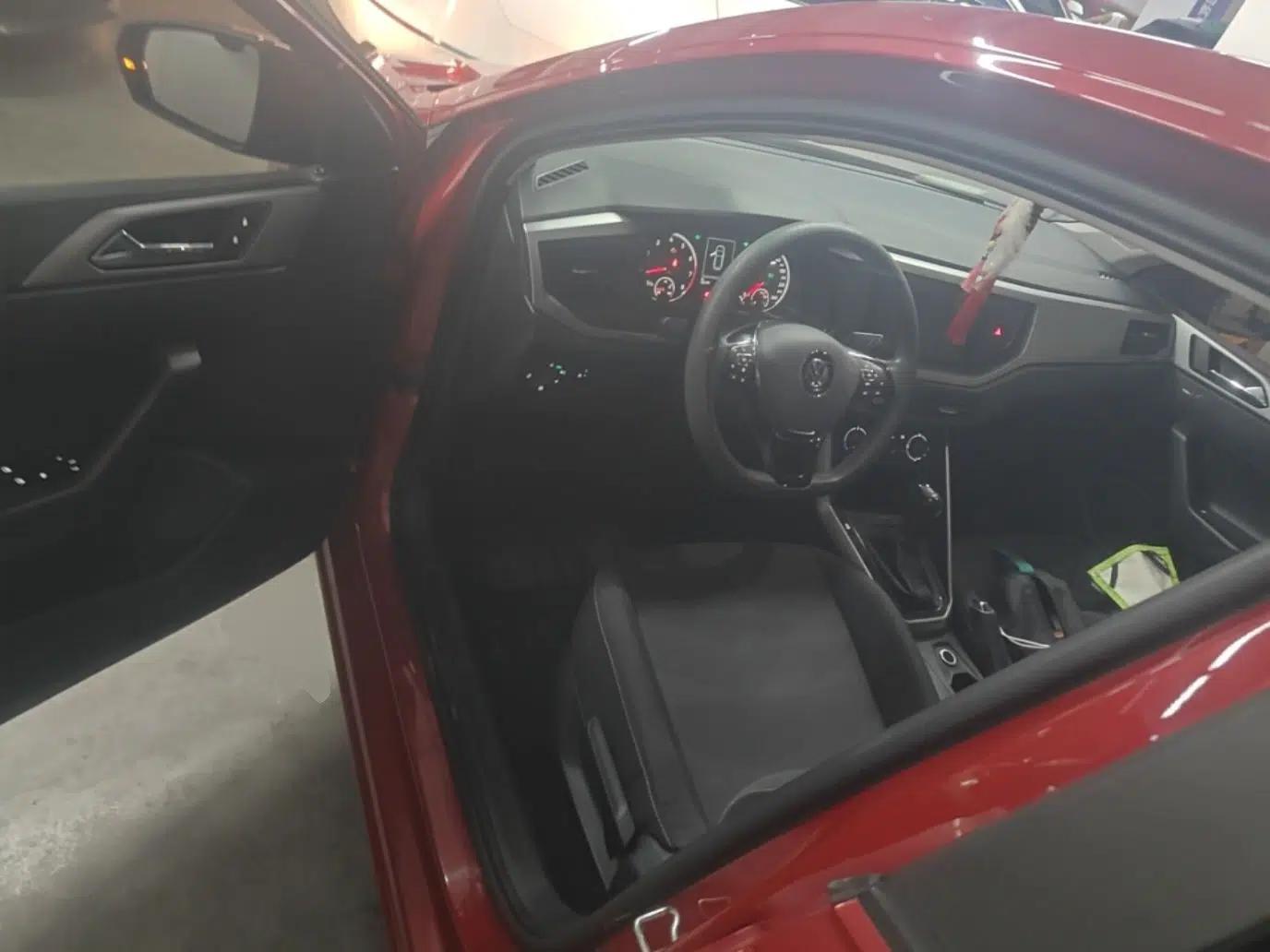 Volkswagen Polo 2019 Plus 1.5L Automatic Panoramic Enjoyment Edition — миниатюра 23
