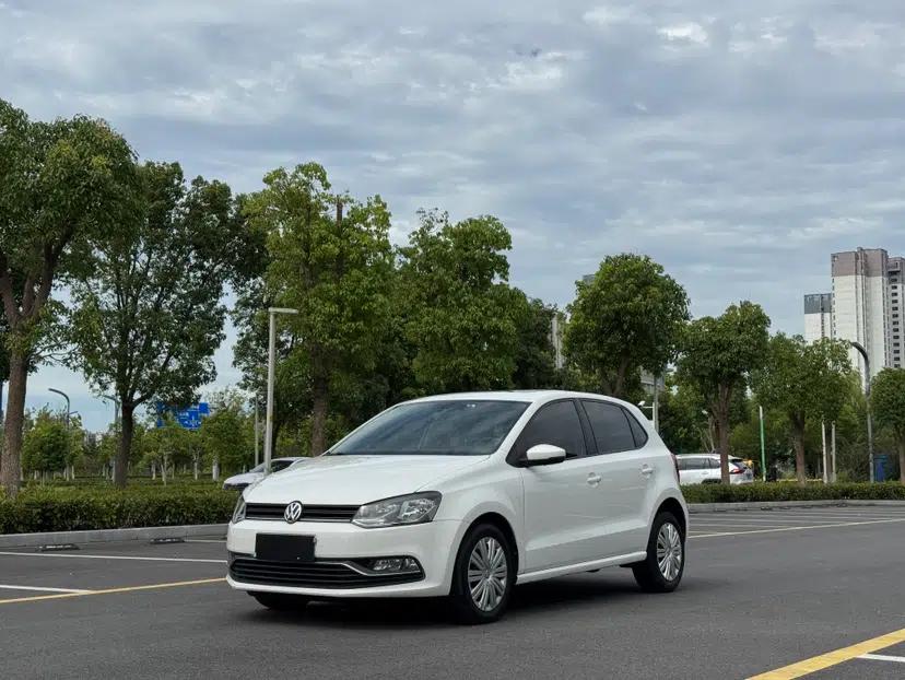 Volkswagen Polo 2018 1.5L Automatic Enjoyment Model — миниатюра 1