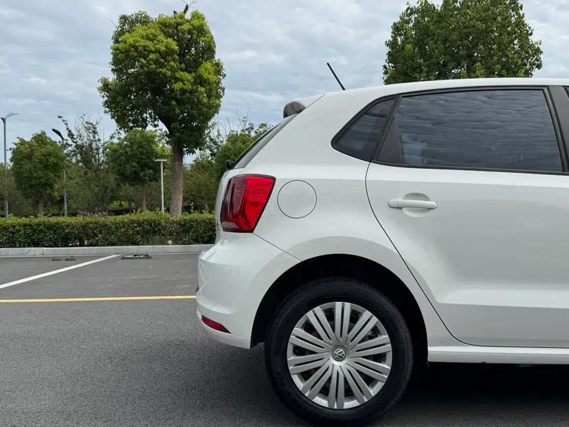 Volkswagen Polo 2018 1.5L Automatic Enjoyment Model — миниатюра 17