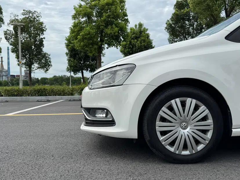 Volkswagen Polo 2018 1.5L Automatic Enjoyment Model — миниатюра 21