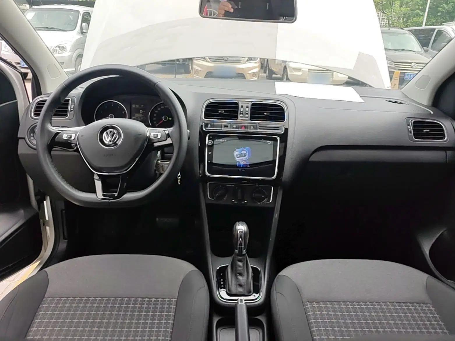 Volkswagen Polo 2018 1.5L Automatic Enjoyment Model — миниатюра 23