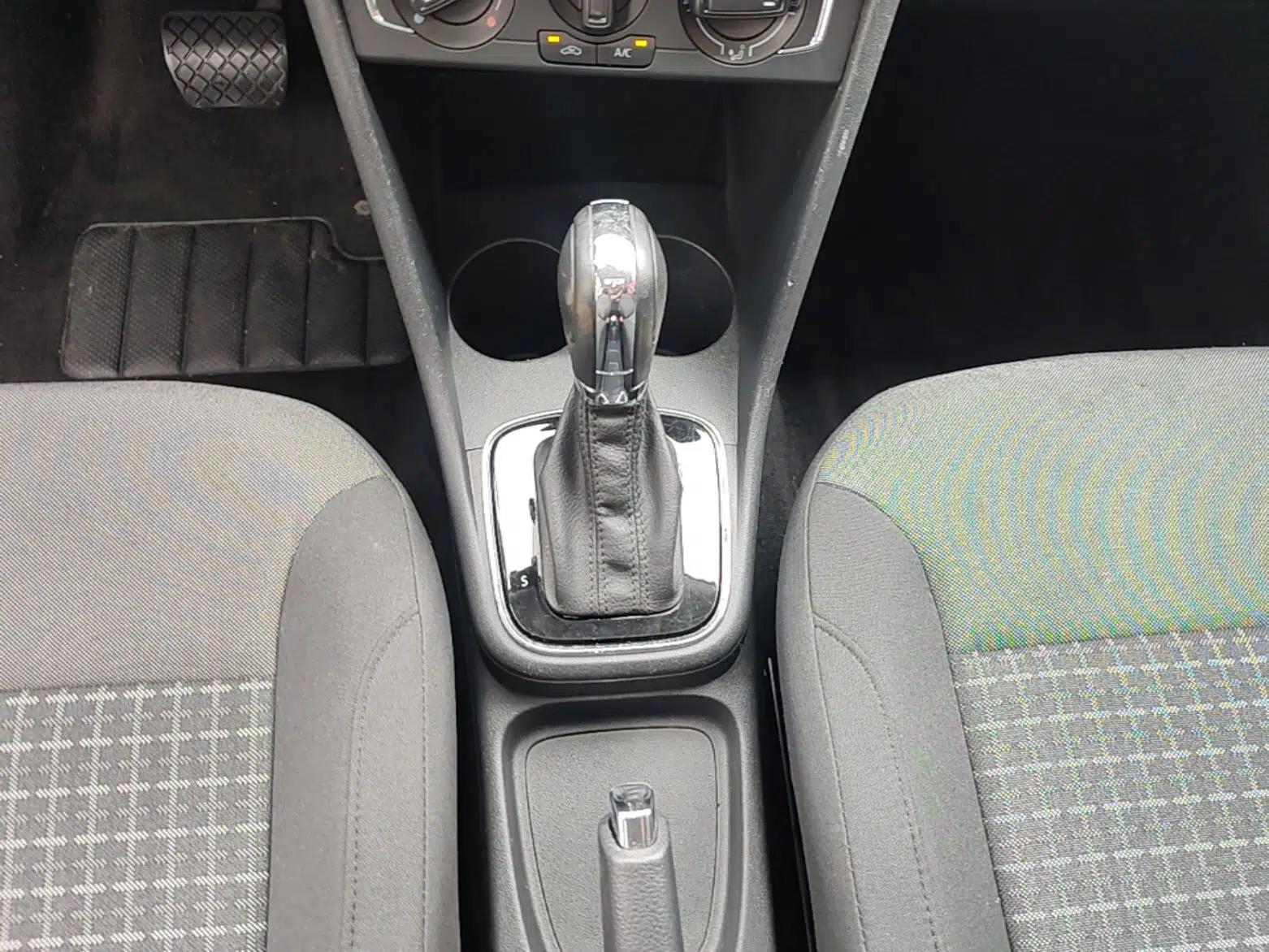 Volkswagen Polo 2018 1.5L Automatic Enjoyment Model — миниатюра 27