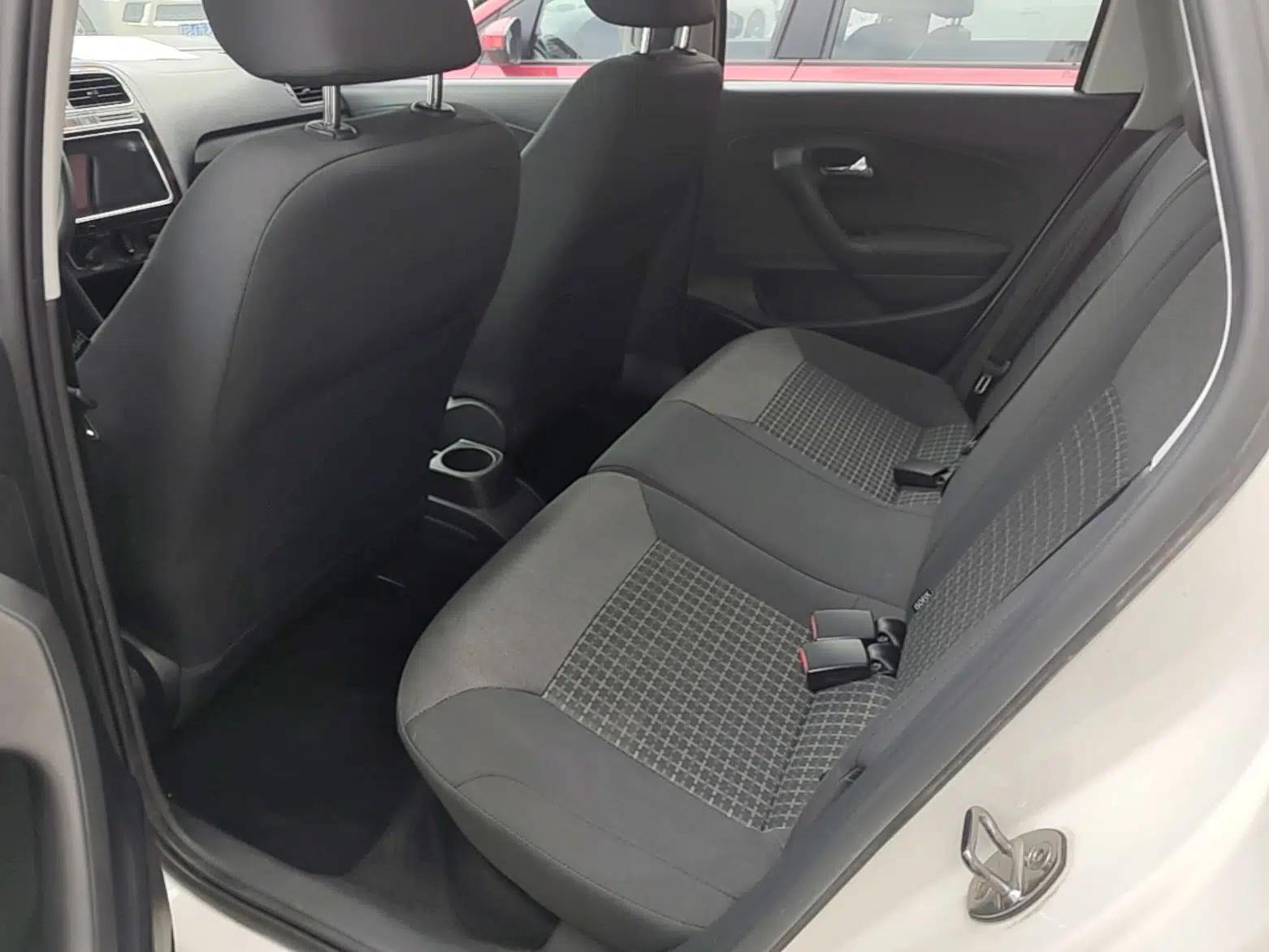 Volkswagen Polo 2018 1.5L Automatic Enjoyment Model — миниатюра 31