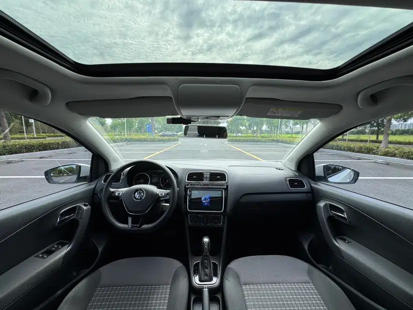 Volkswagen Polo 2018 1.5L Automatic Enjoyment Model — миниатюра 42