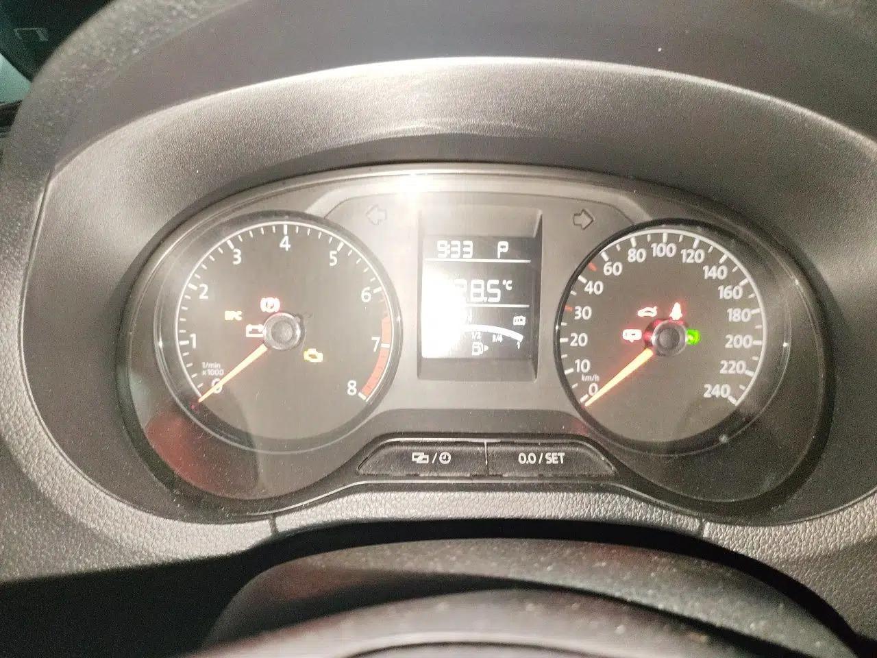 Volkswagen Polo 2018 1.5L Automatic Advanced Driving Model — миниатюра 11