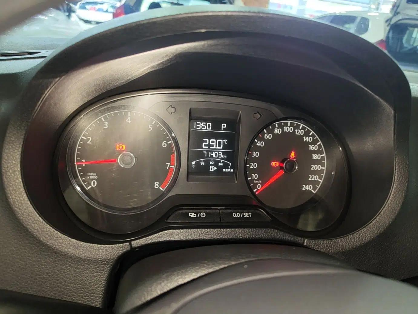 Volkswagen Polo 2018 1.5L Automatic Advanced Driving Model — миниатюра 14