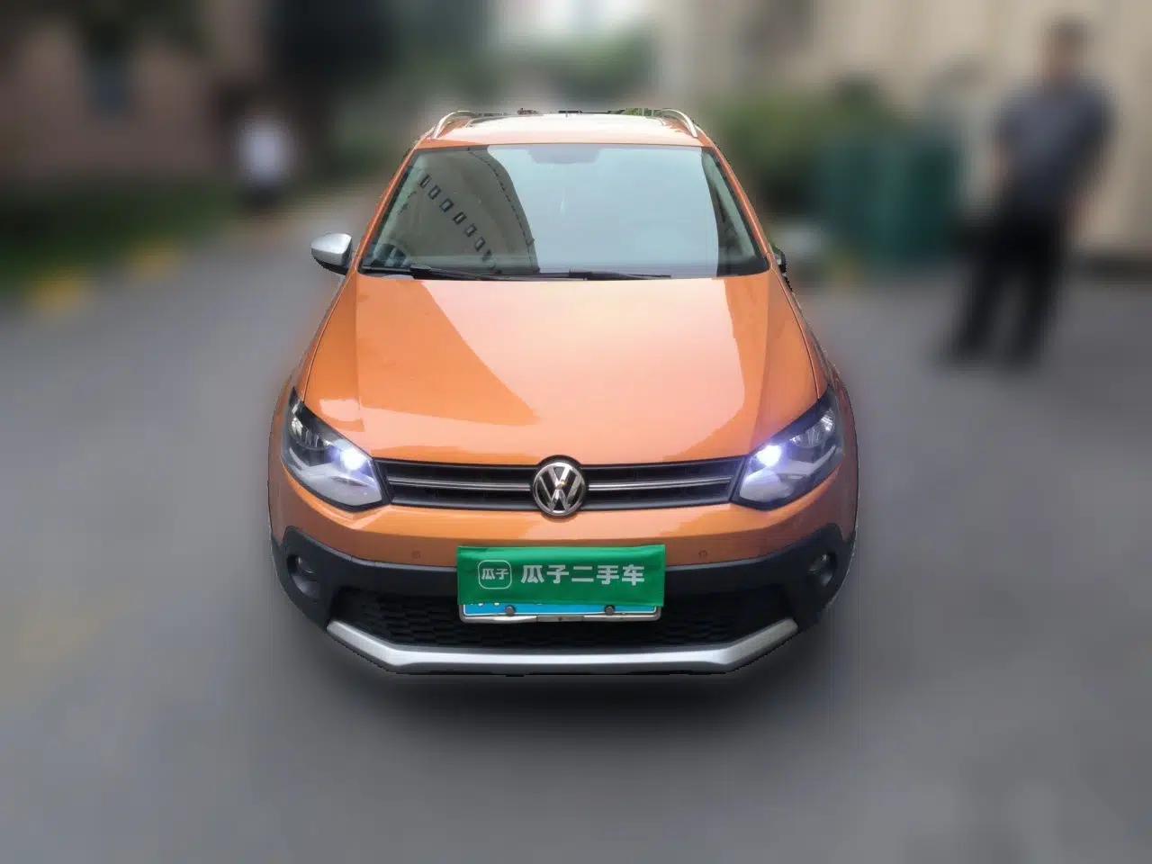 Volkswagen Polo 2016 1.6L Cross Polo Automatic — миниатюра 2