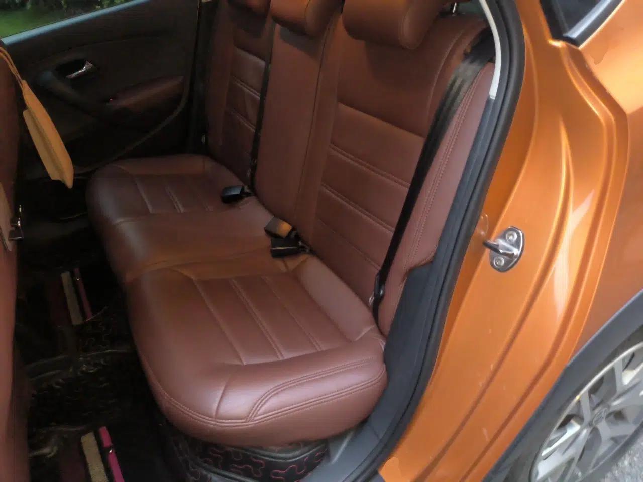 Volkswagen Polo 2016 1.6L Cross Polo Automatic — миниатюра 17