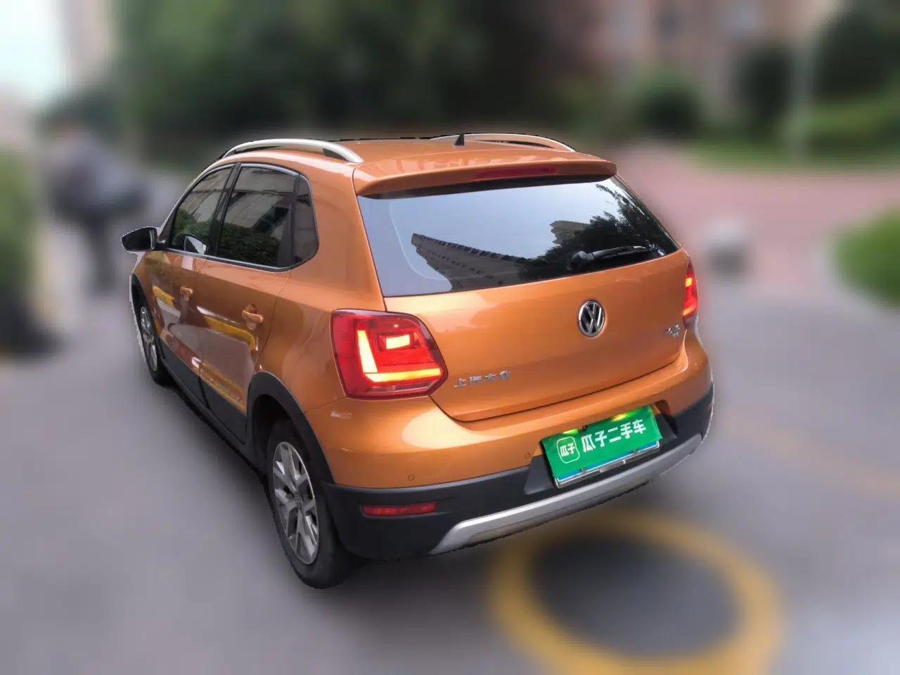 Volkswagen Polo 2016 1.6L Cross Polo Automatic — миниатюра 4