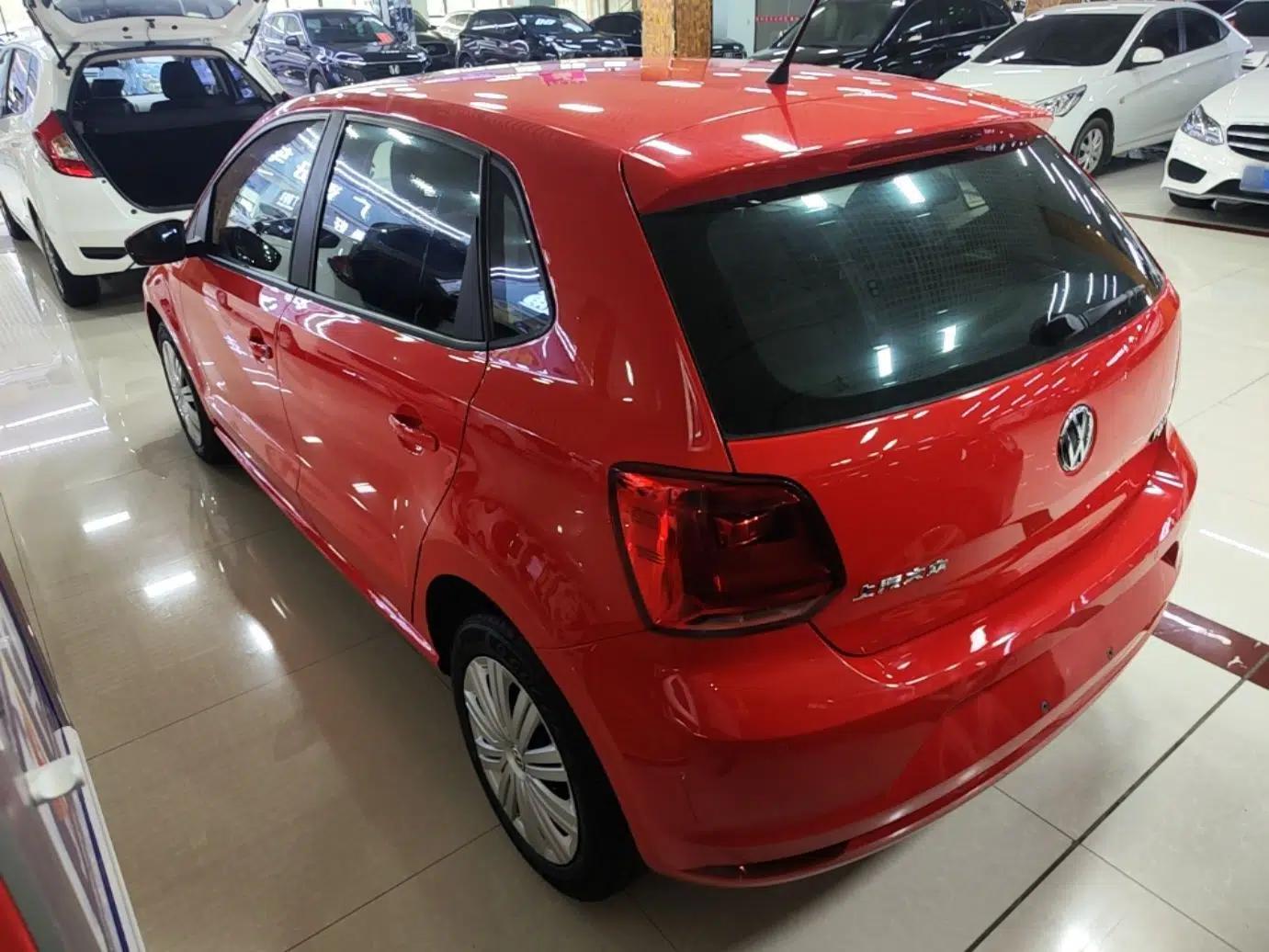 Volkswagen Polo 2016 1.6L Automatic Comfort Model — миниатюра 4
