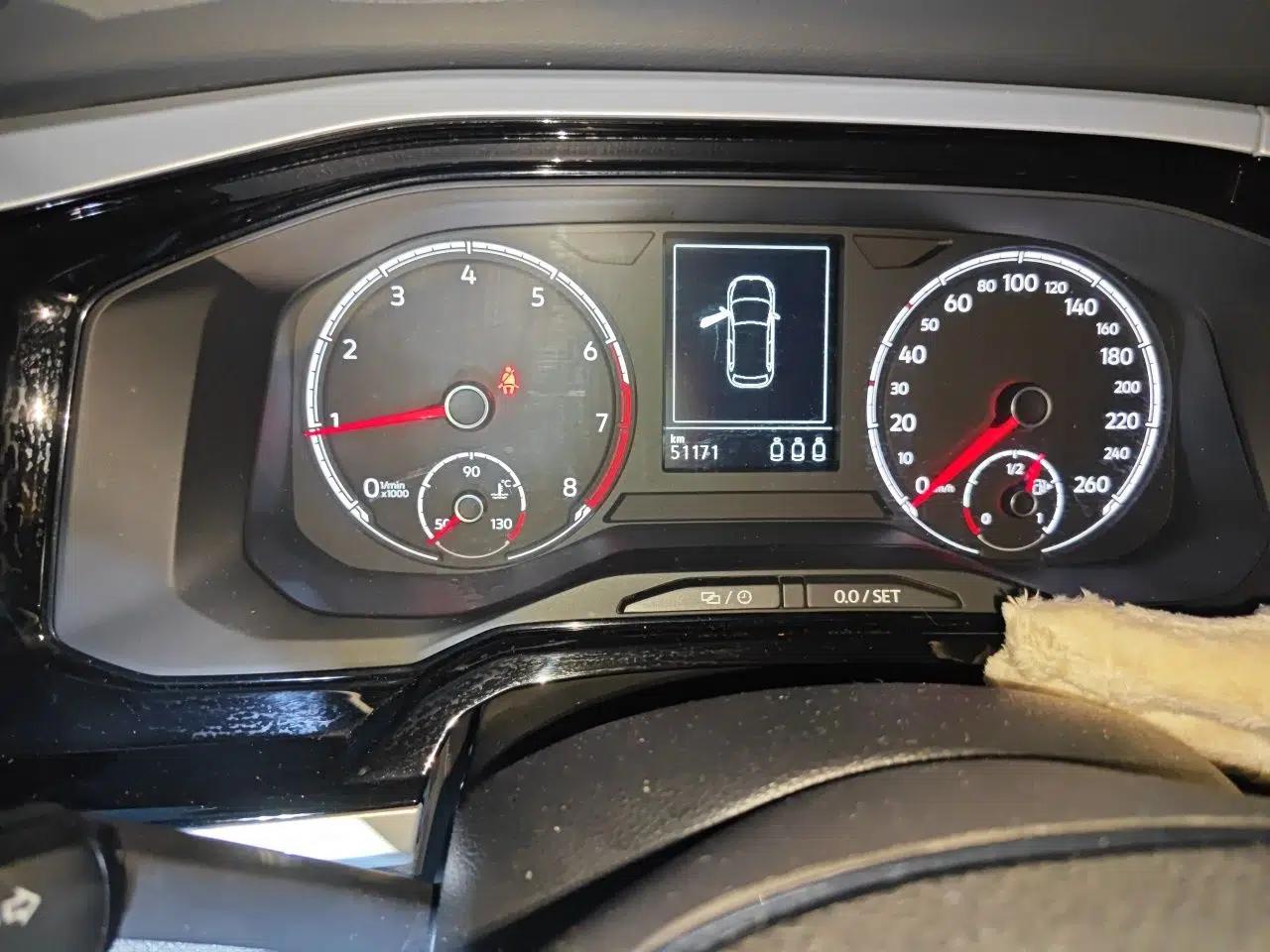 Volkswagen Polo 2019 Plus 1.5L Automatic Colorful Technology Edition — миниатюра 11