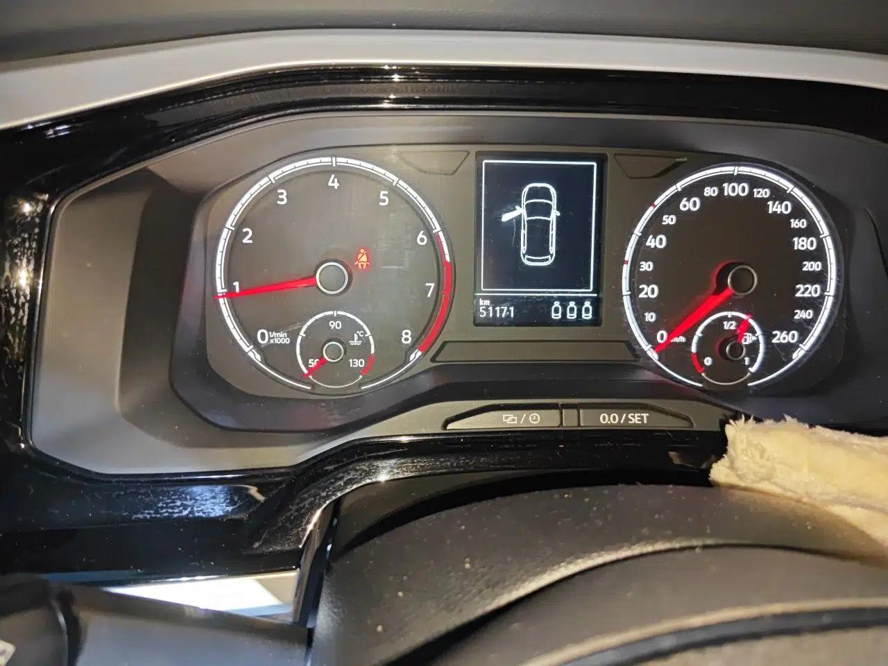 Volkswagen Polo 2019 Plus 1.5L Automatic Colorful Technology Edition — миниатюра 12