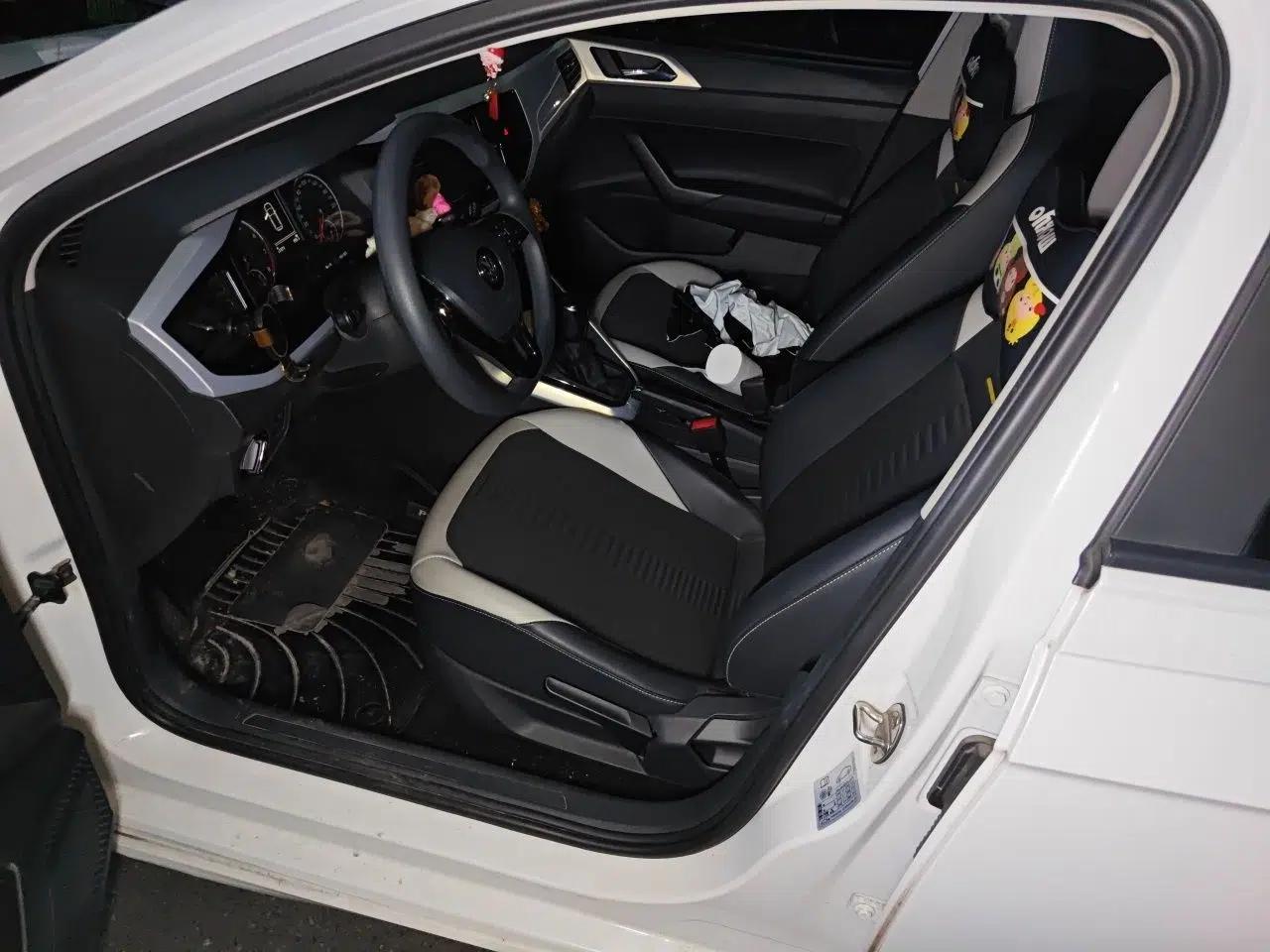 Volkswagen Polo 2019 Plus 1.5L Automatic Colorful Technology Edition — миниатюра 15